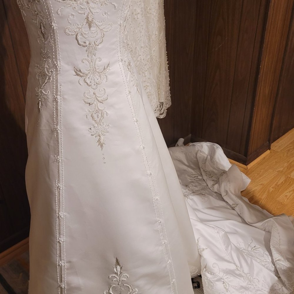 Wedding Dress David's Bridal Mary's Size S/M White - Picture 8 of 16